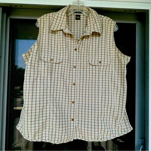 Eddie Bauer plaid outdoor sleeveless button up with 2 breast pockets - Picture 1 of 6